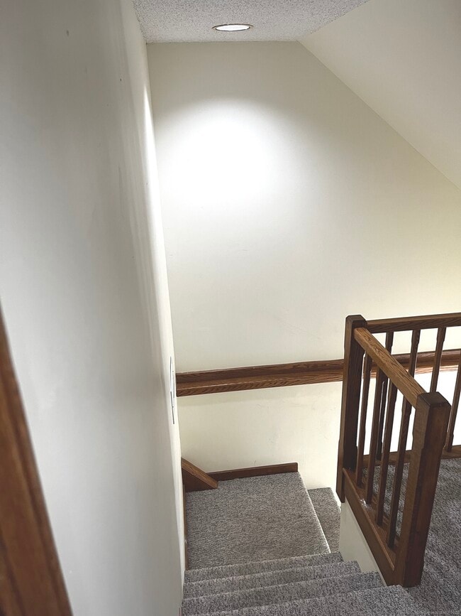 Photo - 470 New Britain Rd