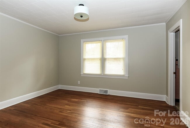 Photo - 34 Rollingwood Ln