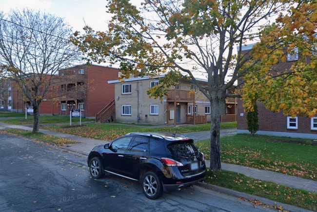 Building Photo - FULLY Renovated - Rent DEC 1 Unit 0003