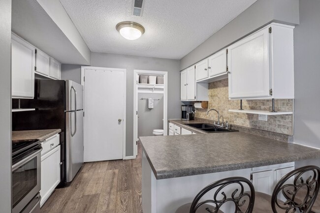 1748 Karis Way