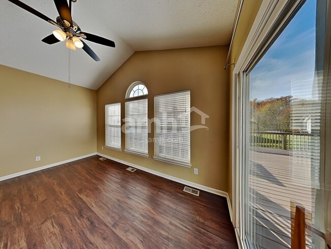 Photo - 285 Coyote Dr