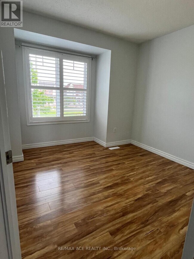 Photo - 46 Gas Lamp Ln