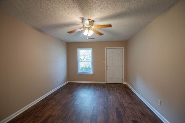 Photo - 701 Peachers Dr Unit B