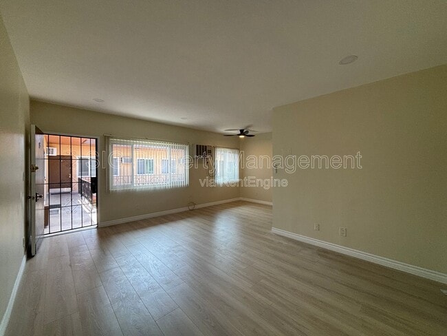 Photo - Windsor, 526