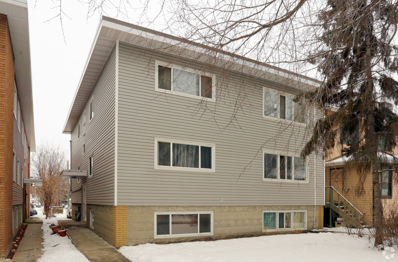 Button Place - Button Place