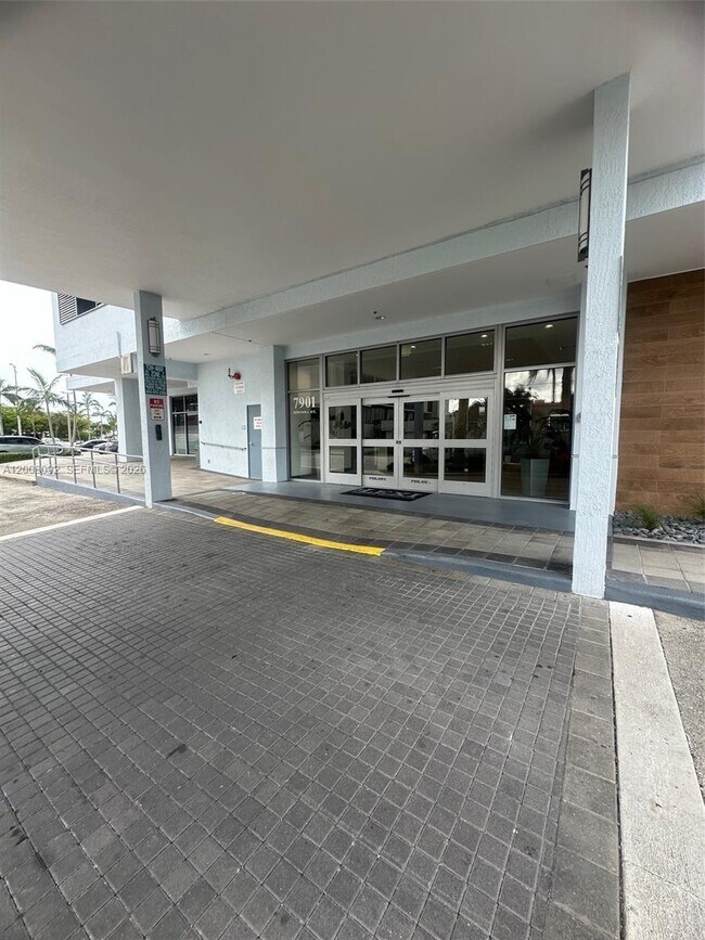 Photo - 7901 Hispanola Ave Unit 808