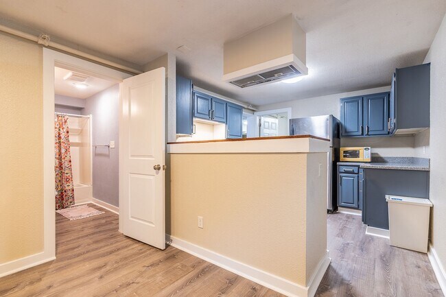 Photo - 916 Martin Luther King Jr Way S Unit 1