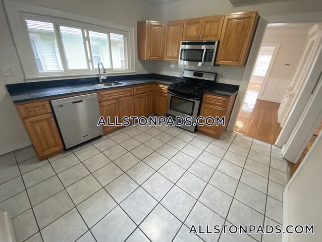 Photo - 15-17-17 Boulevard Terrace Apartment Unit 17