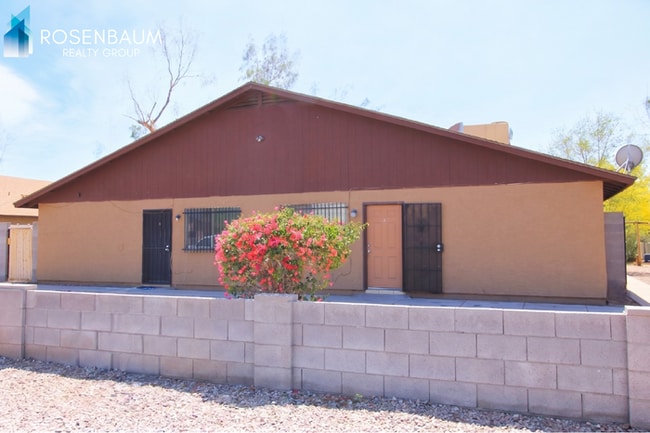 Photo - 2747 E Chipman Rd Unidad 2