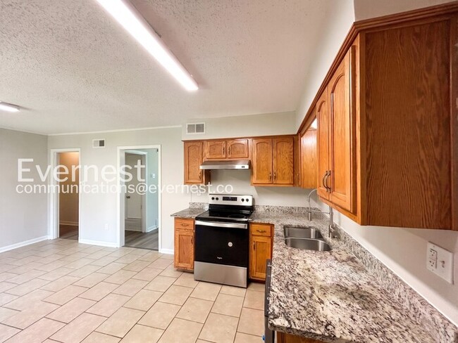 Photo - 2372 Ashland Dr