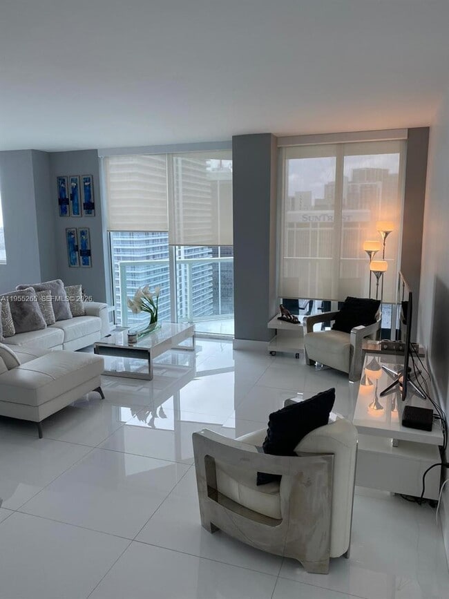 Photo - 253 NE 2nd St Unidad 3509