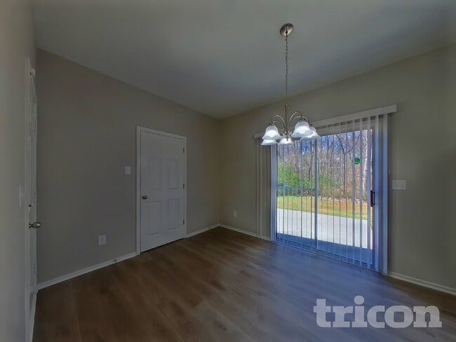 Photo - 8311 Ainsworth St