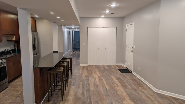 429 E 45th Pl Unit Garden