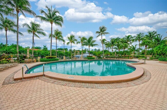 Photo - 90 Edgewater Dr Unit 1015