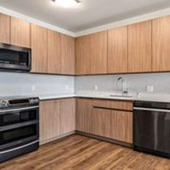 Building Photo - Penthouse 1-bedroom with 2-Parking!