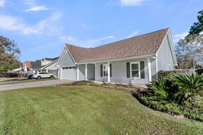 Photo - Completely Refreshed 3 Bedroom 2 Bathroom ...