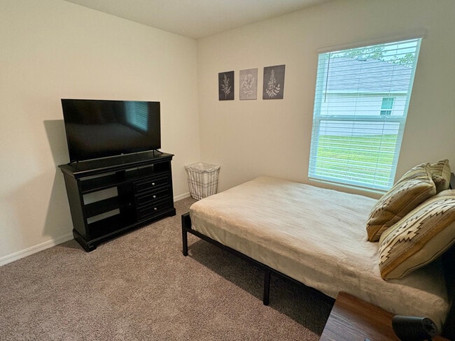 Photo - 373 Hickory Crse Trl