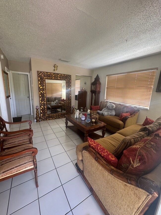 Photo - 401 SW 78th Pl