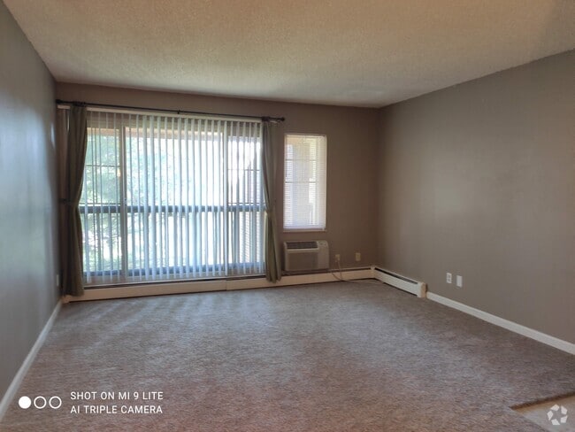 Building Photo - 850 W Moorhead Cir Rental