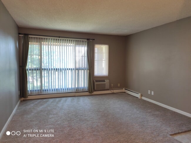 Building Photo - 850 W Moorhead Cir Rental