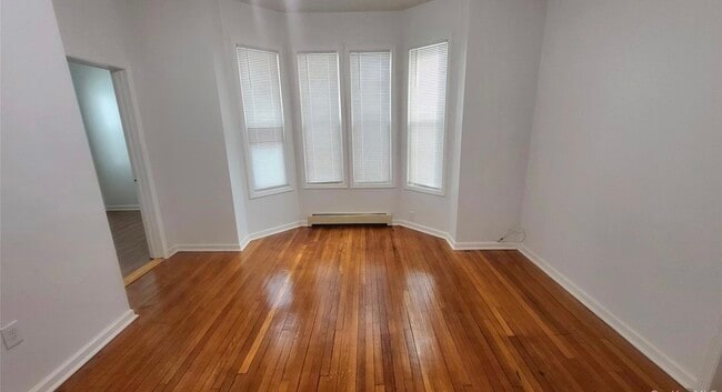 Photo - 49 Carroll St