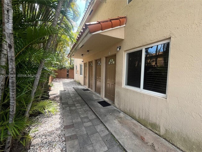 Photo - 1419 SW 22nd Ave Unit 4