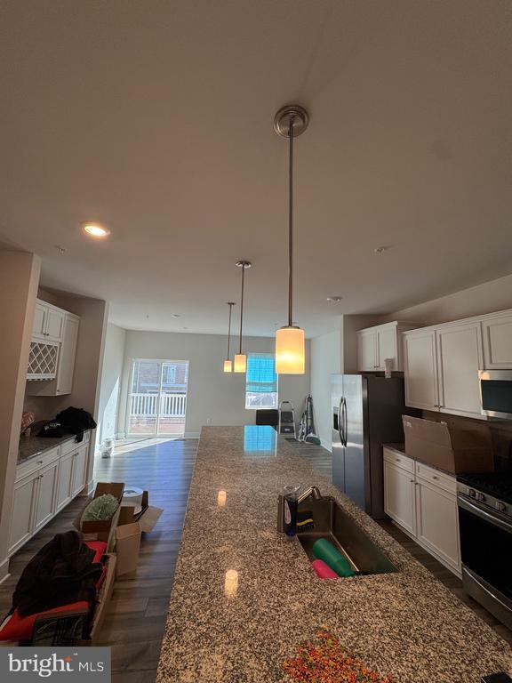 Photo - 4151 Skipton Pl