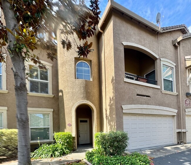 Building Photo - Welcome Home To This Adorable North Natomas Condo!