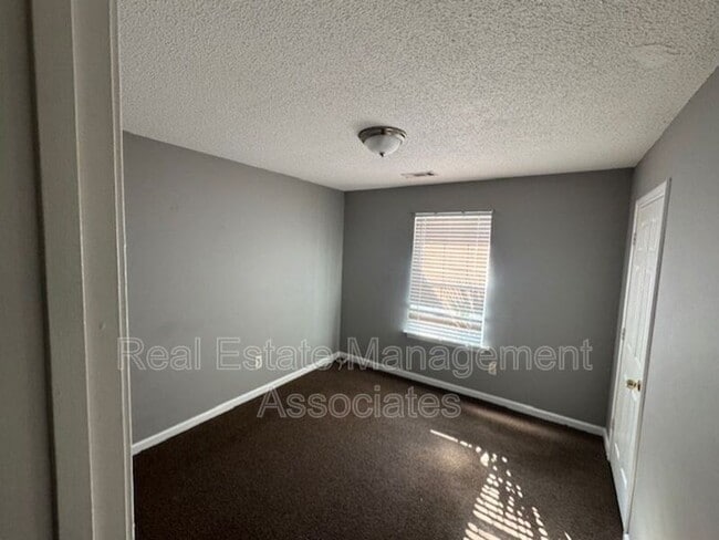 Photo - 424 N 8th St