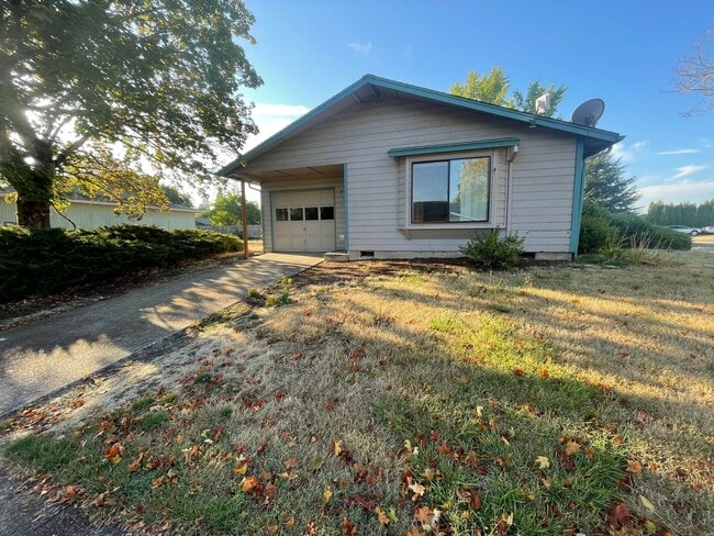 Building Photo - Newly Updated 2 Bedroom! **Move In Special... Rental