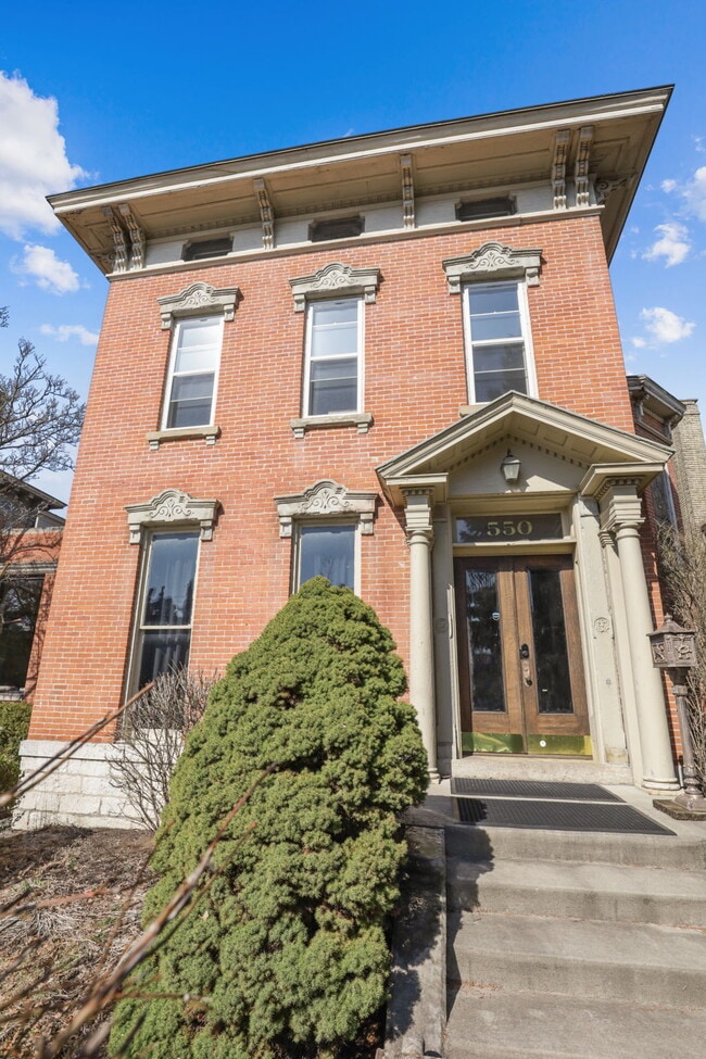 Photo - 550 E Town St House