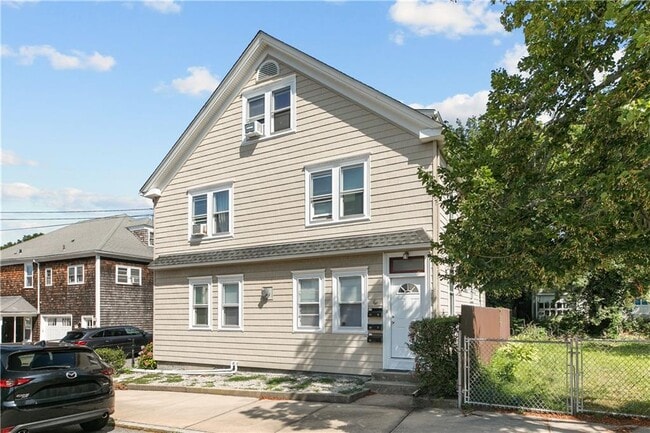 Building Photo - 42-42 Webster St Unit B Rental