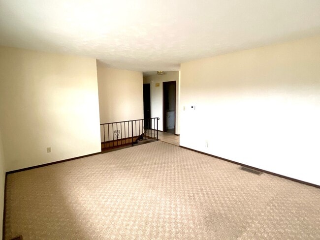 Photo - 4130-4136 Canterbury Dr Unit 4134