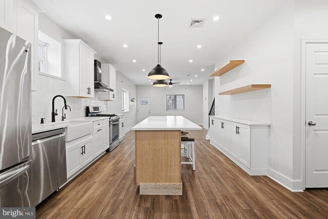 Photo - 2106 Manton St