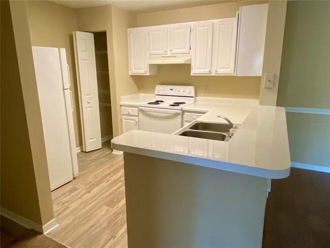 Photo - 1989 Summer Club Dr Unidad 305