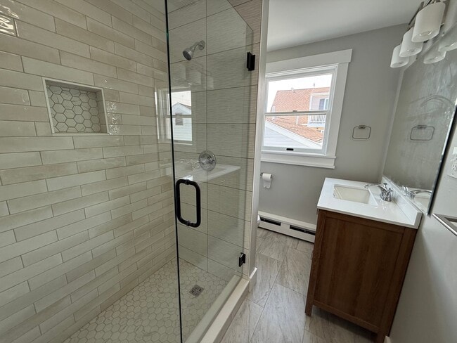 Photo - 158 Ashworth Ave Unit B