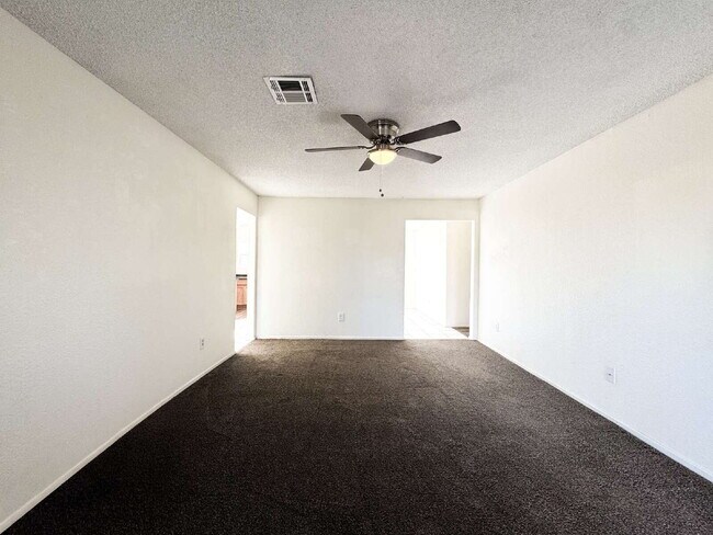 Photo - "Spacious 4-Bedroom Home in Yuma with 2 Full Baths!"