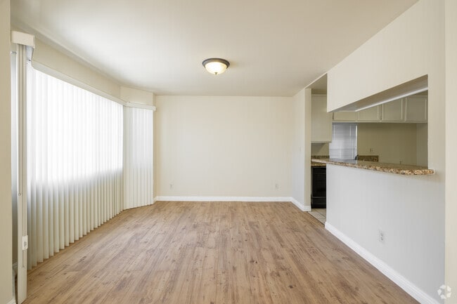 3BR, 2BA - 1,150SF - Dining Room - Duane Heights Apartments