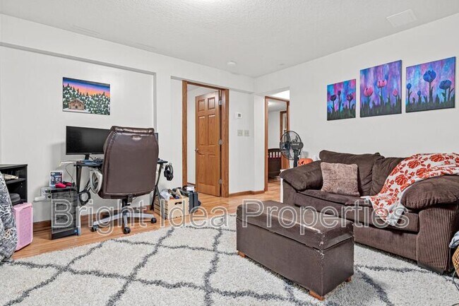 Photo - 2535 Aldrich Ave S