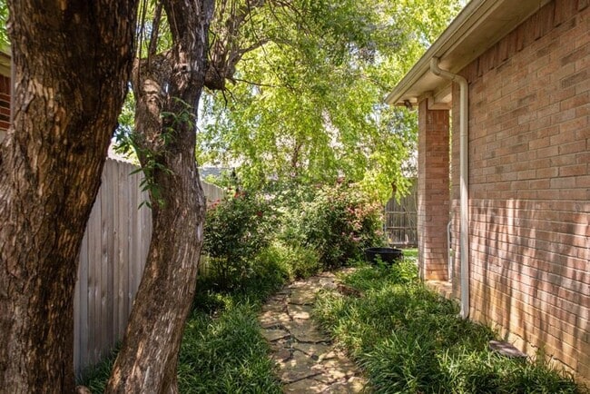Photo - Discover Your Ideal Home: Perfectly Located, Impeccably Maintained