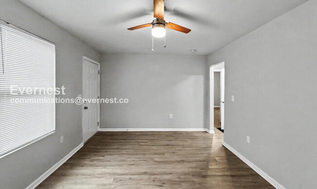 Photo - 1368 Alverado Way