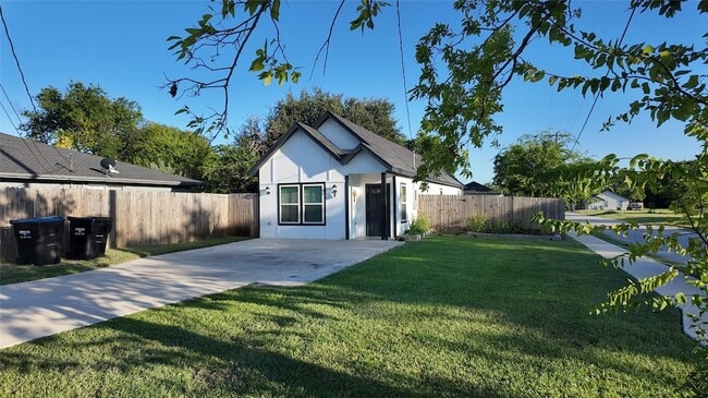 Building Photo - 4709 Lee St