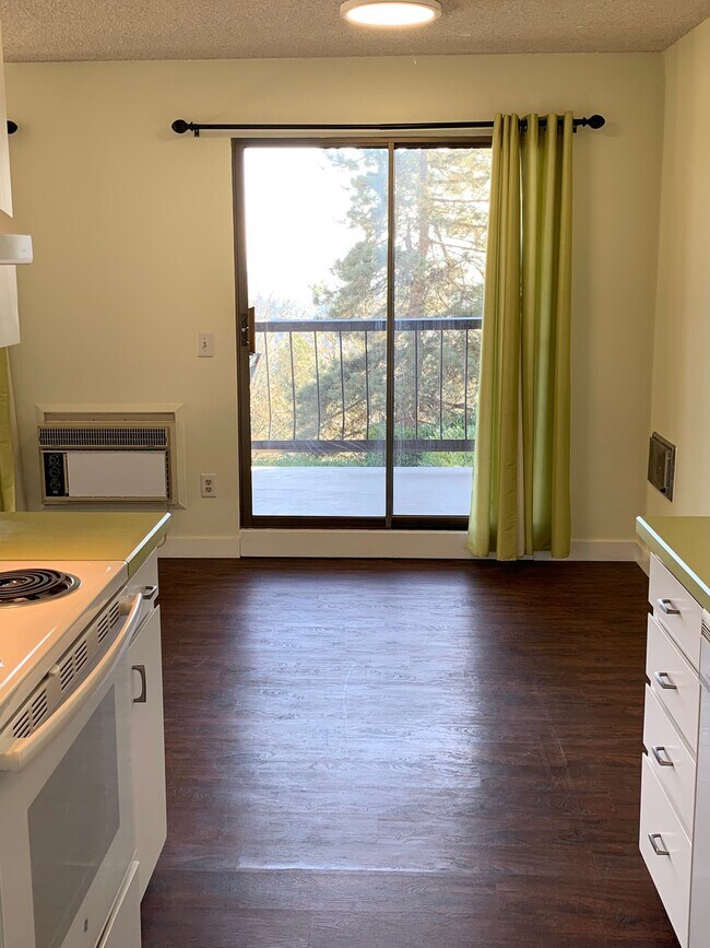 Dine with Unobstructed View - 45 Eagle Crest Dr