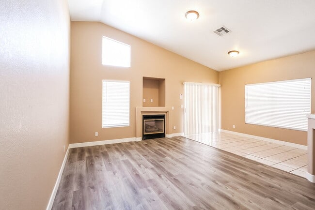 Photo - 1736 Shadow Bay Ct