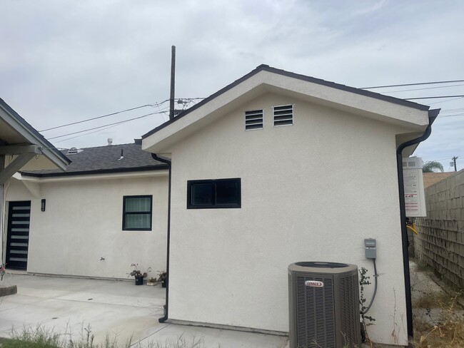 Photo - 10863 Nettleton St