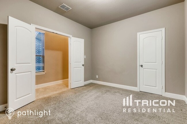 Photo - 5301 Runnymede Ct