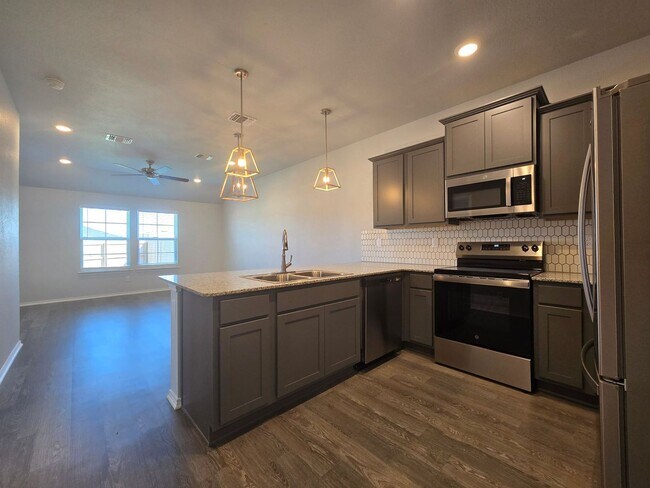 Photo - 1241 LEXINGTON Dr Unit 1241 Lexington -  A