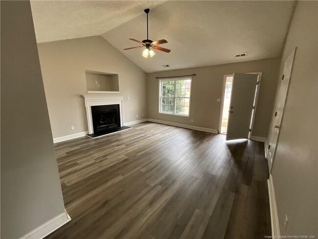 Photo - 301 Sanford Ct