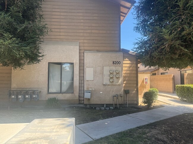 8200 Laborough Dr Unidad B