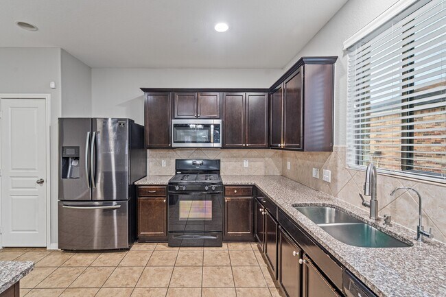 Photo - 815 Messina Ln